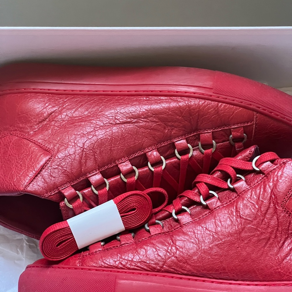 Preowned Balenciaga Arenas Size 8